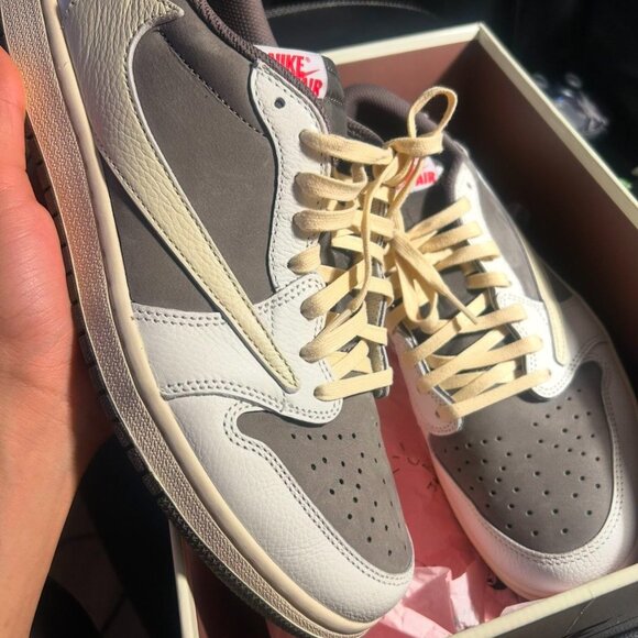 Travis Scott X Jordan 1 Low